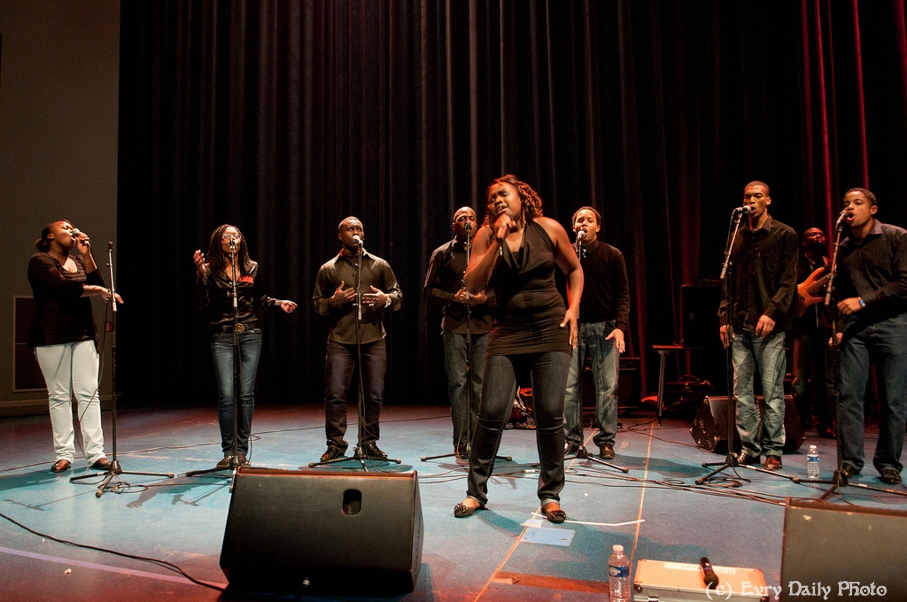 Evry Daily Photo - Telethon Evry 2010 - Concert Evry University Gospel - large - 5243399767.jpg